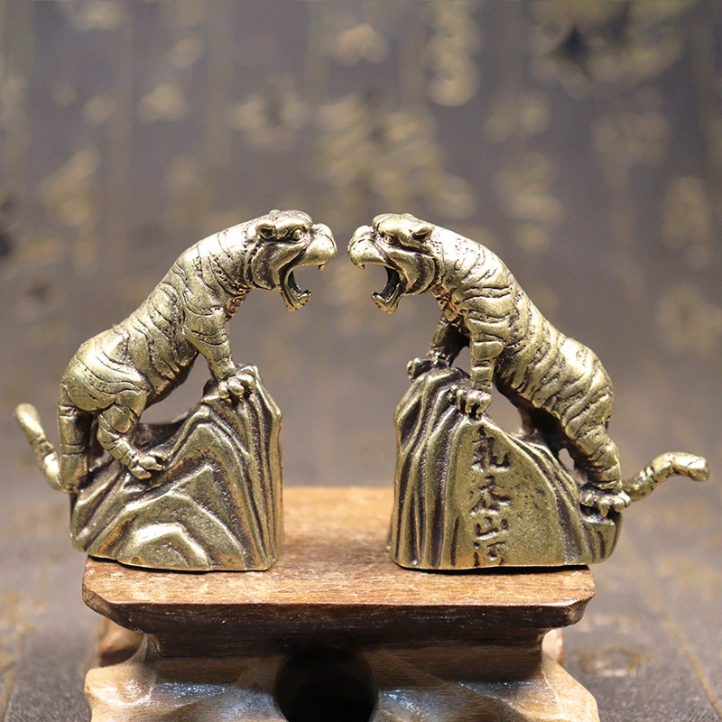Vintage Brass Tiger The Chinese Zodiac Animal Solid Brass Small Ornament Mini Original Tiger Home Decoration Ornament Lucky Gift