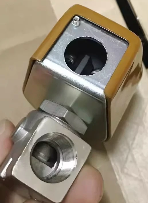 2026 new model 121R3323 Original imported solenoid valve, burner fuel solenoid valve, burner accessories