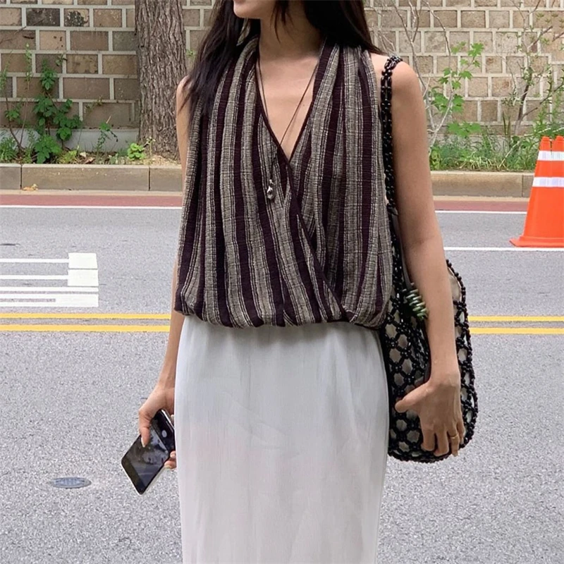 New summer style crossover halterNeck V-neck ribbed placket sleeveless top for women fashionable casual breathable and loose fit