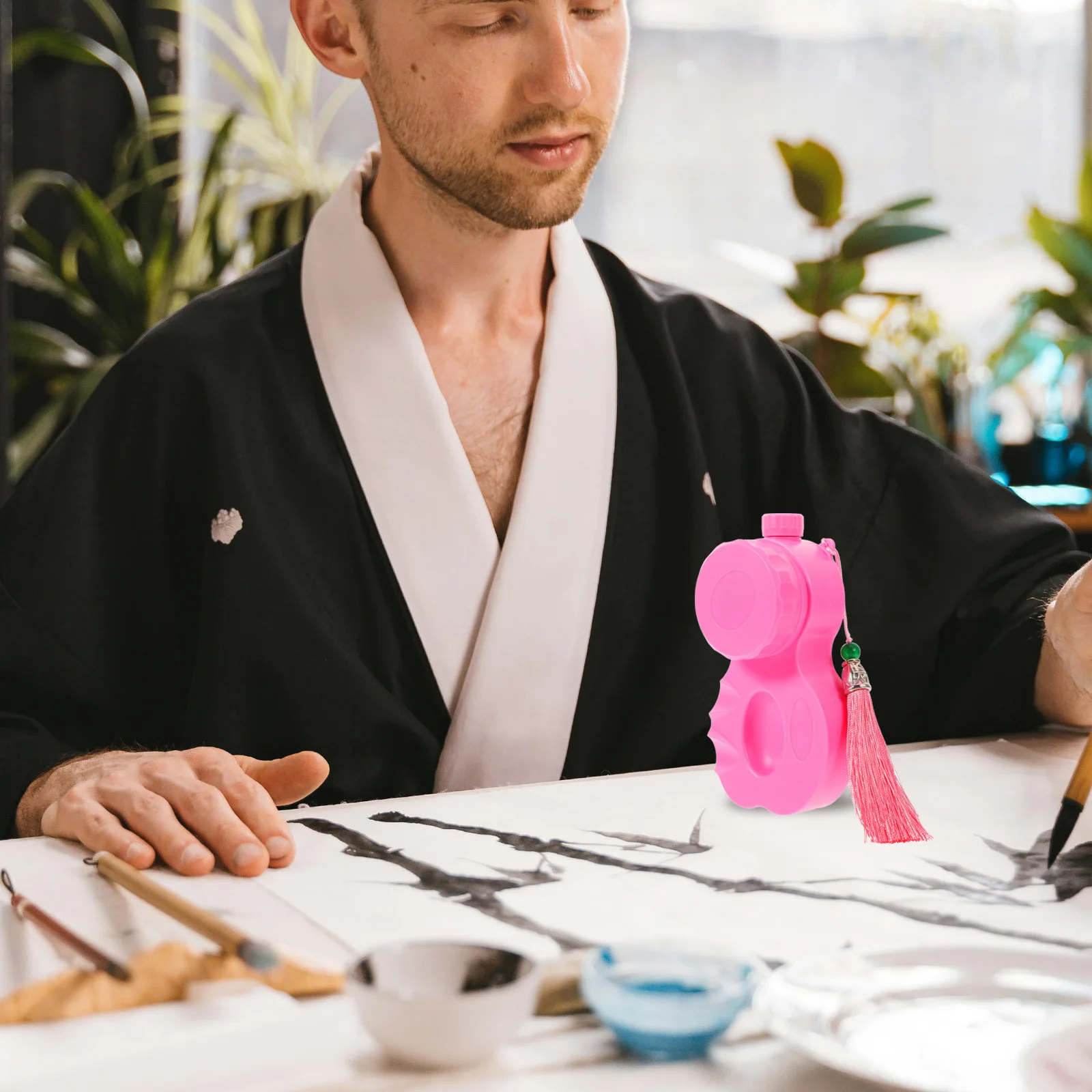 

Compact Covered Inkstone for Chinese Calligraphy Practice Portable Ink Tray with Lid for Students Beginners Easy to Carry Ink