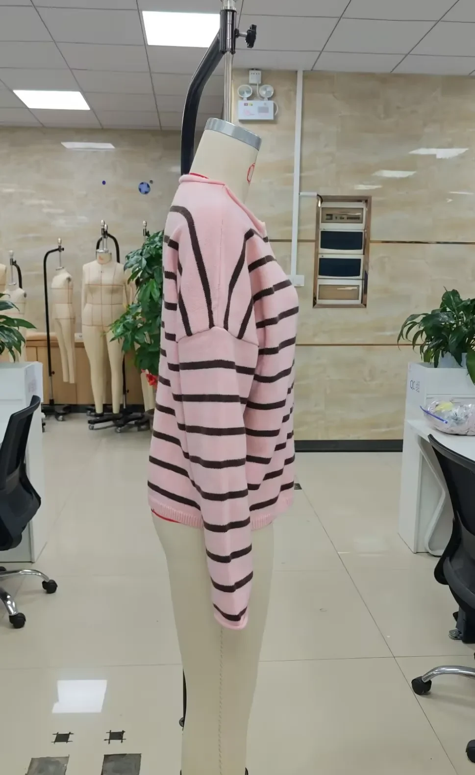 Contrast Striped Loose Cardigan for Women Long Sleeve Button Down Knit Winter Casual Daily Minimalist Sweater Outerwear