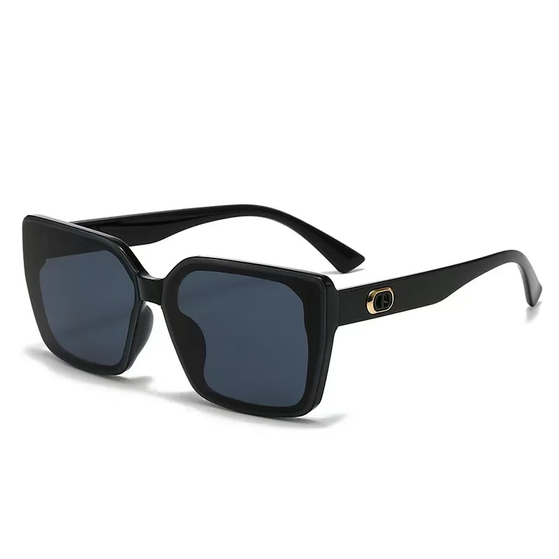 Retro Minimalist Square Frame Women's Fashion Glasses with Decorative Temple Ends for Daily Wear And Street Photography