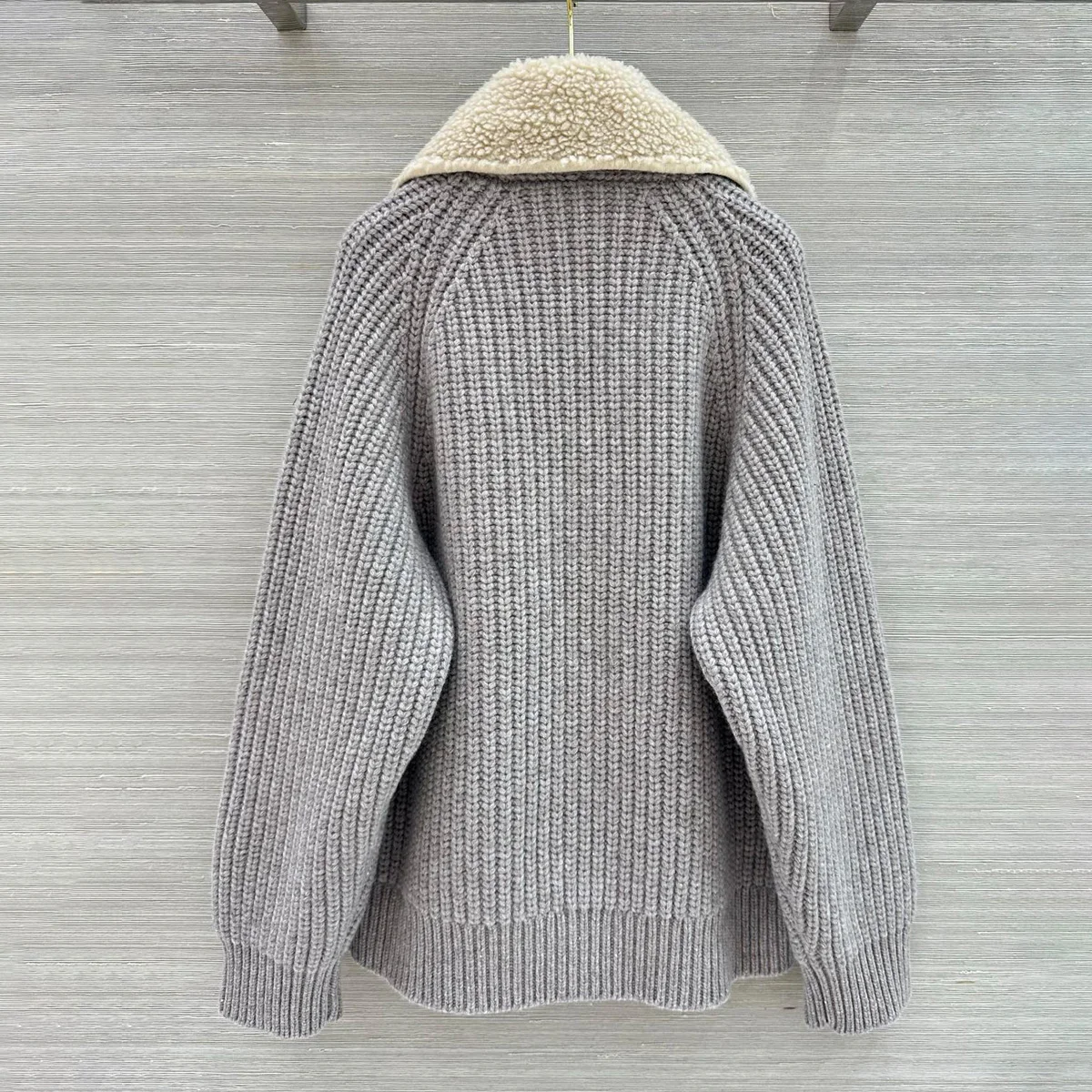 High Quality Women Chunky Knit Cardigan Button Front Patch Pockets Loose Raglan Sleeve Outerwear lyt2680634