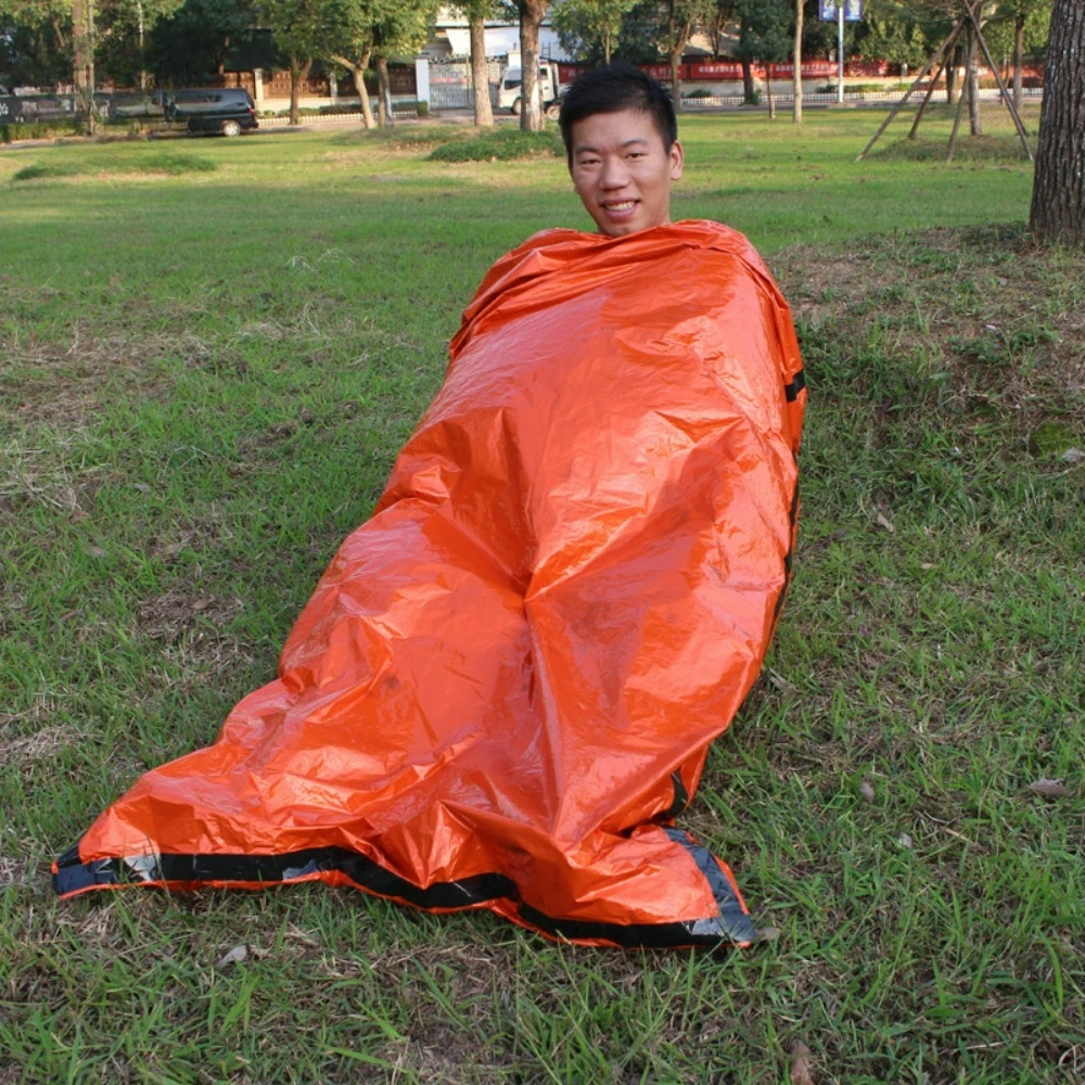 كيس نوم مغلف للتخييم في الهواء الطلق - كيس نوم معزول للطوارئ للمشي لمسافات طويلة/التخييم/الأنشطة الخارجية