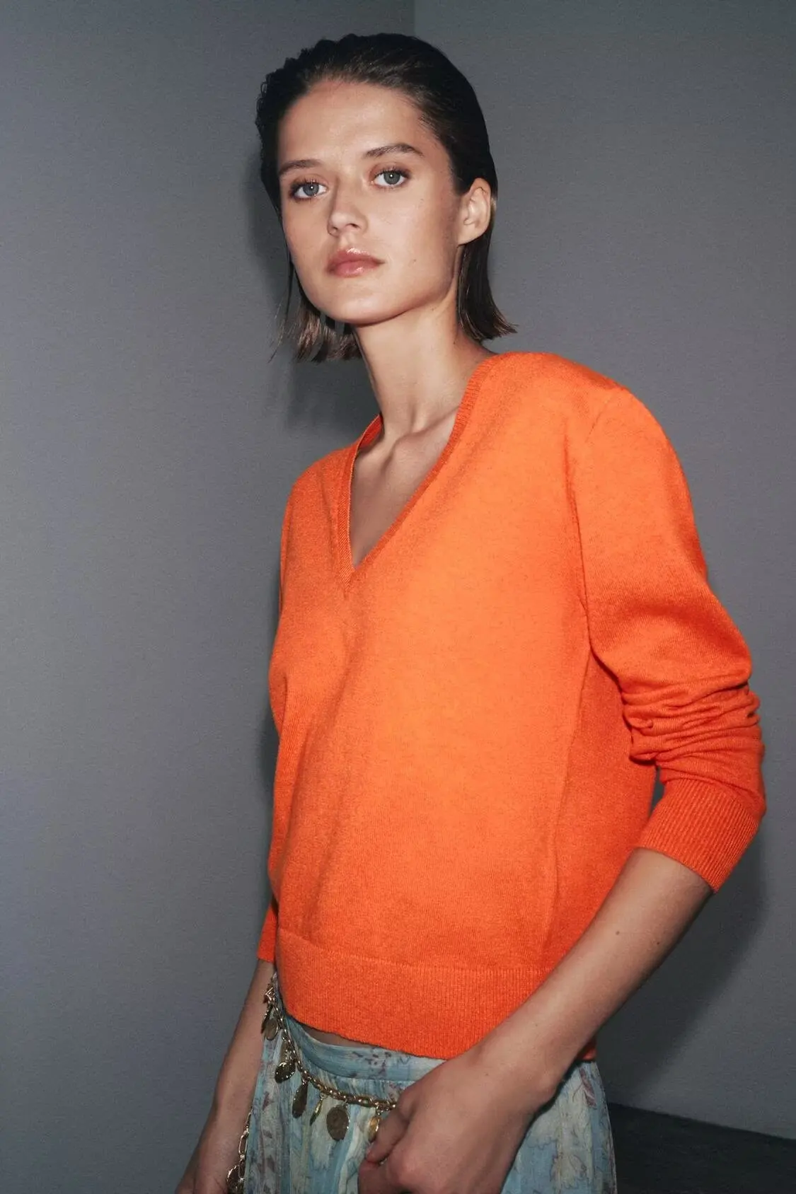 

BB6787 Осенний новый женский базовый универсальный вязаный свитер в рубчик с v-образным вырезом и длинными рукавами, плоскими иглами, 3471028