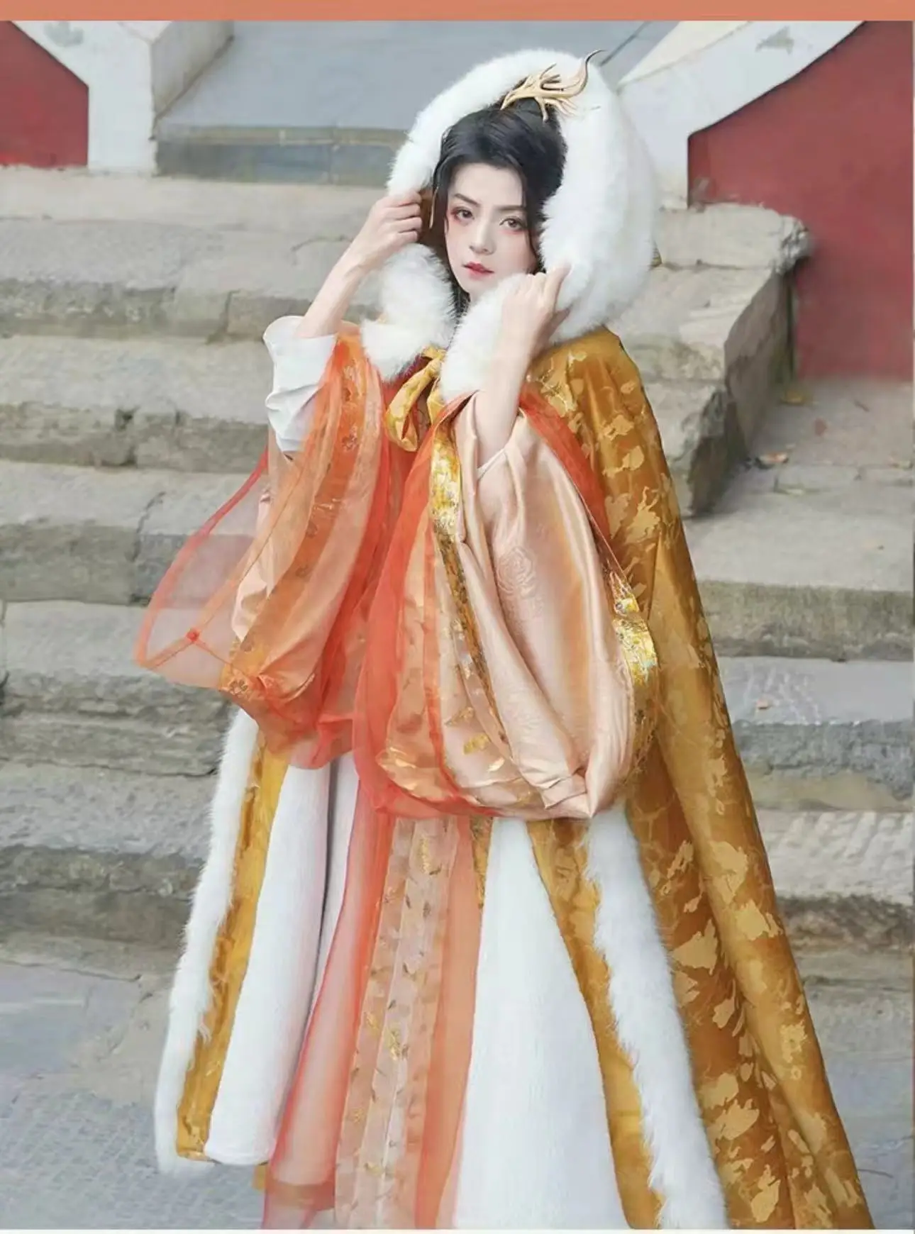 Original Autumn Winter Hanfu Cloak Hot Stamping Gold Woven Velvet Costume Vintage Palace Style Royal Outer Robe Cloak Women