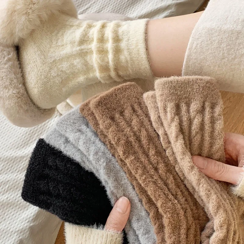 

5 Pairs Women's Fleece Thick Winter Sleeping Socks Home Mid-Calf Snow Socks Indoor Floor Woman Grip Socks Wholesale Hosiery 2025