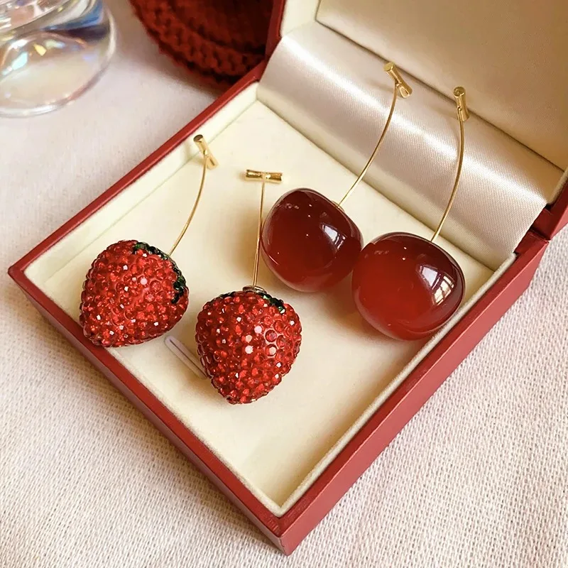 Kolczyki Wiśnia Truskawka dla Kobiet Błyszczące Czerwone Kolczyki z Cyrkoniami Eleganckie Delikatne Kolczyki na Imprezę Ślub Biżuteria do Uszu K0