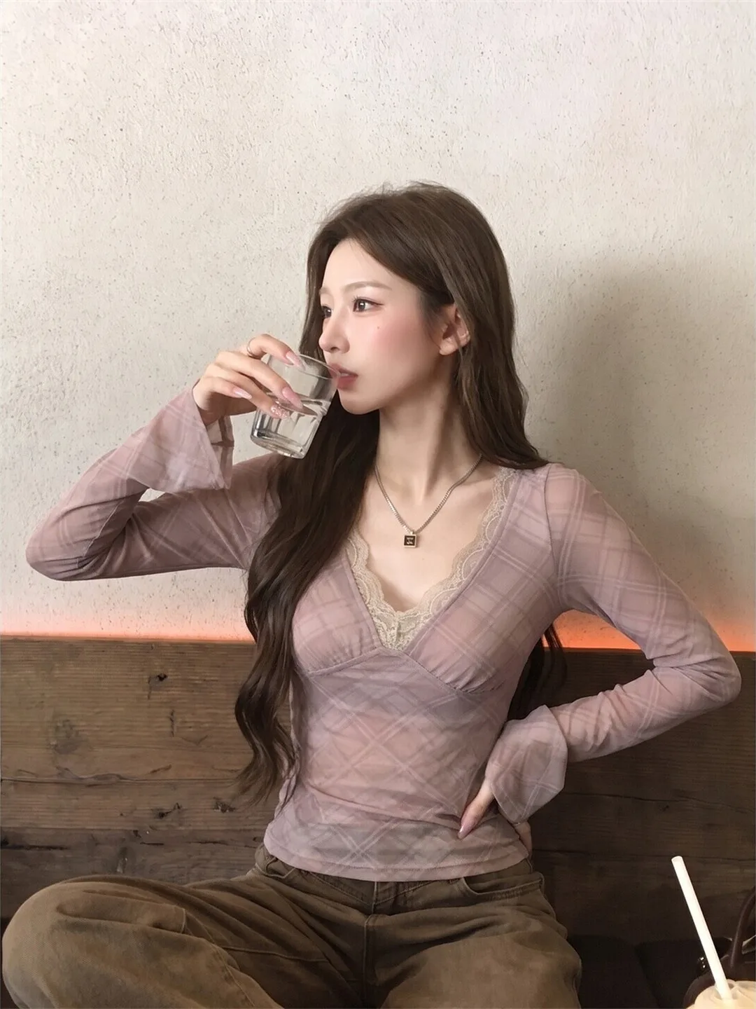 Korean Style Long Sleeve V-Neck Bell Bottom T-Shirt Women's Autumn Light Maturity Unique Base Shirt Top Lace Rhombus Pattern