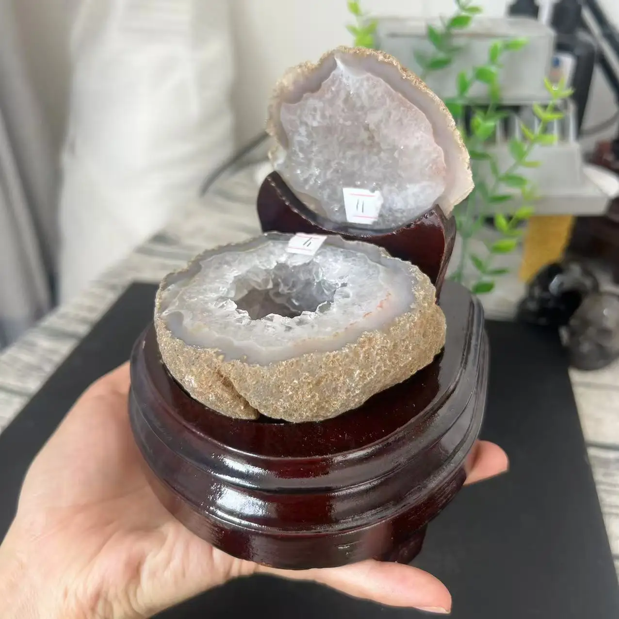 

670g 13.5cm Natural Agate Geode Crystal Cluster Reiki+base
