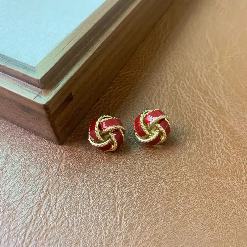 Retro burgundy oil dripping twisted flower stud earrings temperament white ball earrings light luxury daily versatile women's