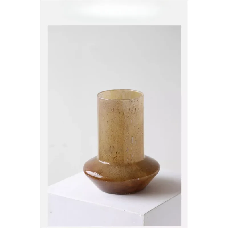 

Desktop flower arrangement vase
