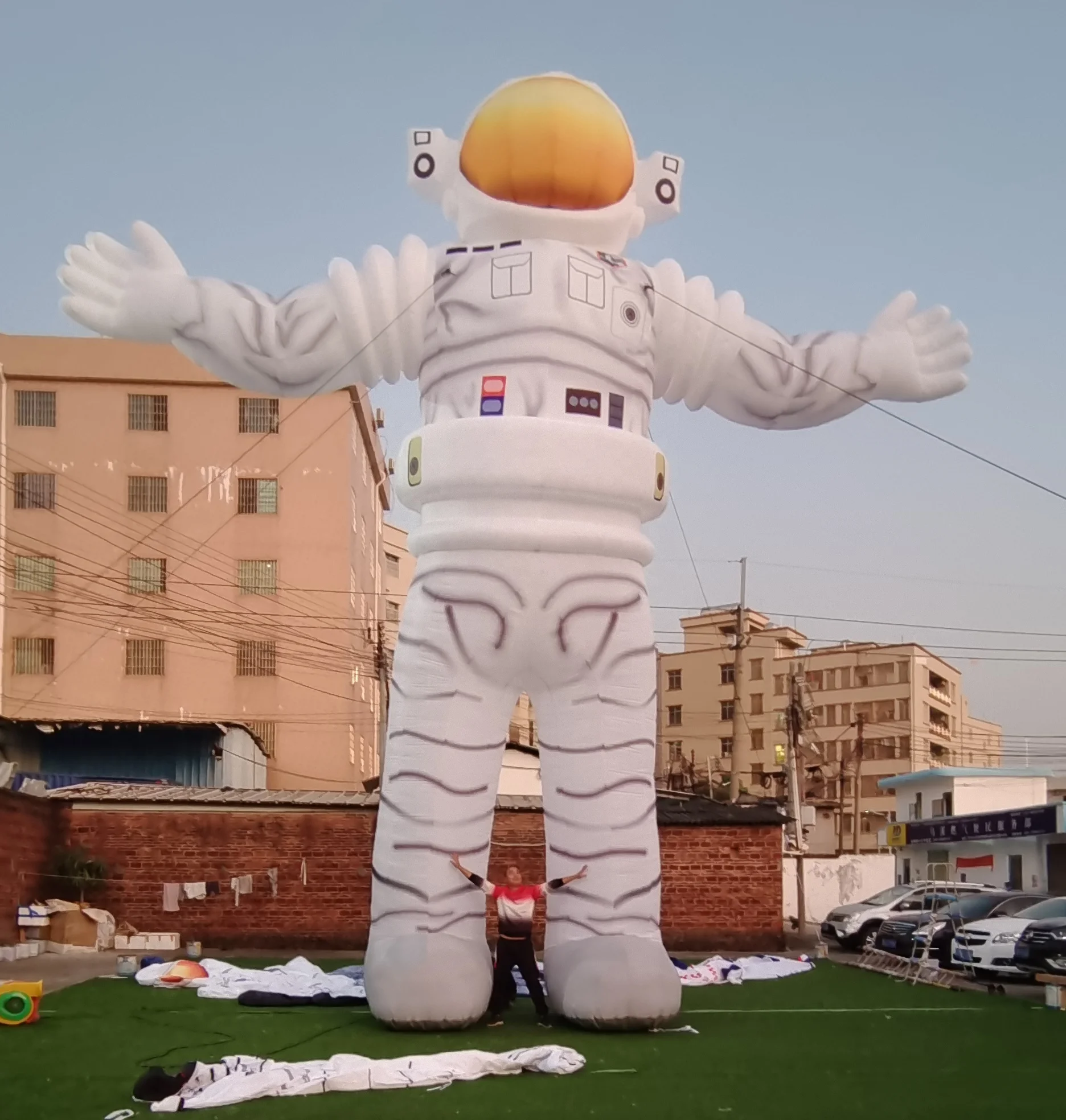 wholesale Custom advertising 	led lighting giant inflatable astronaut