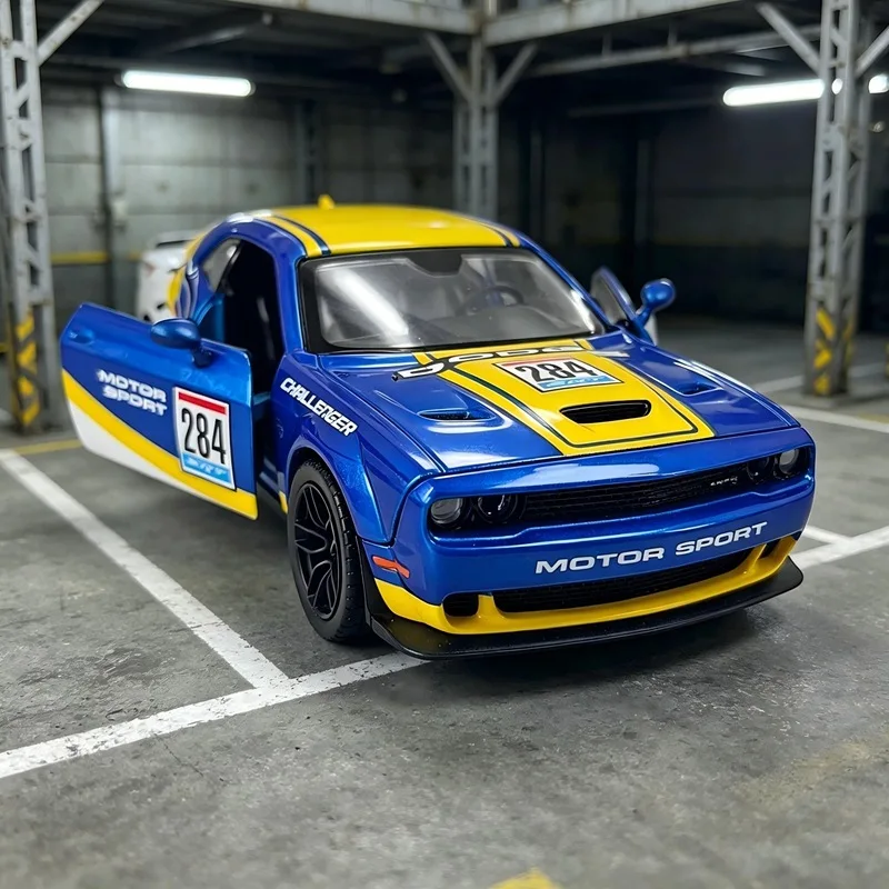 

CCA 1:24 Challenger SRT Hellcat Wide Body Racing Edition Car Model Supercar Ornament Diecast Alloy Car Model Collectible Gift