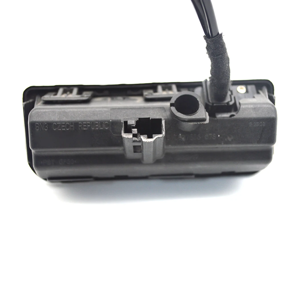 Rear view camera luggage buckle, suitable for Superb MK3, 6V0 827 566 6V08227566