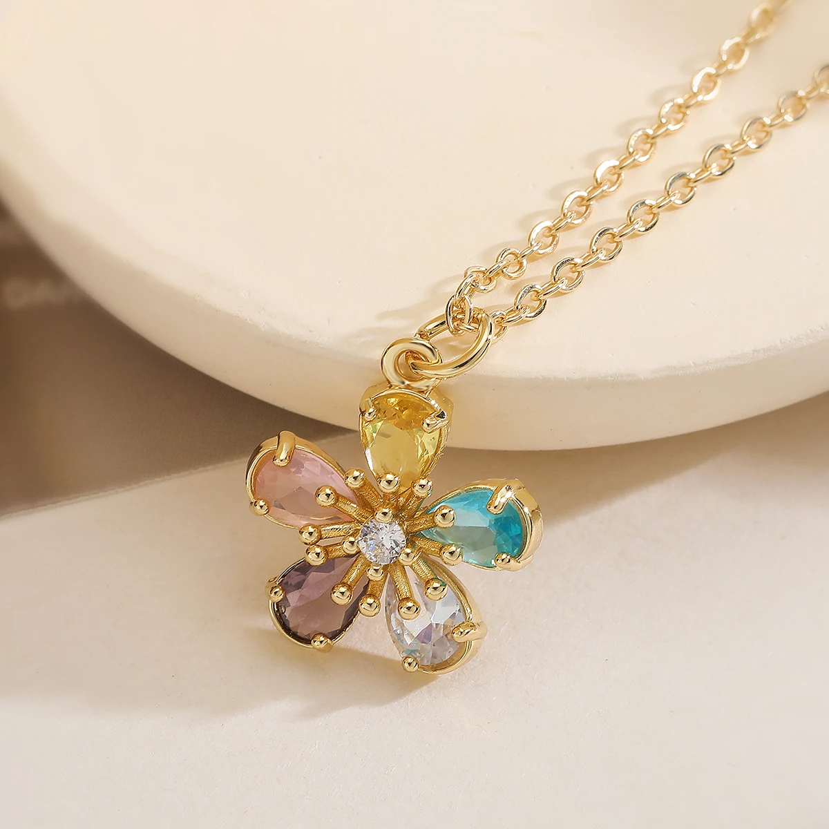 NEWBUY Classical Shiny CZ Zircon Five-leaf Clover Charm Necklaces For Women Jewelry for Daily Outfits