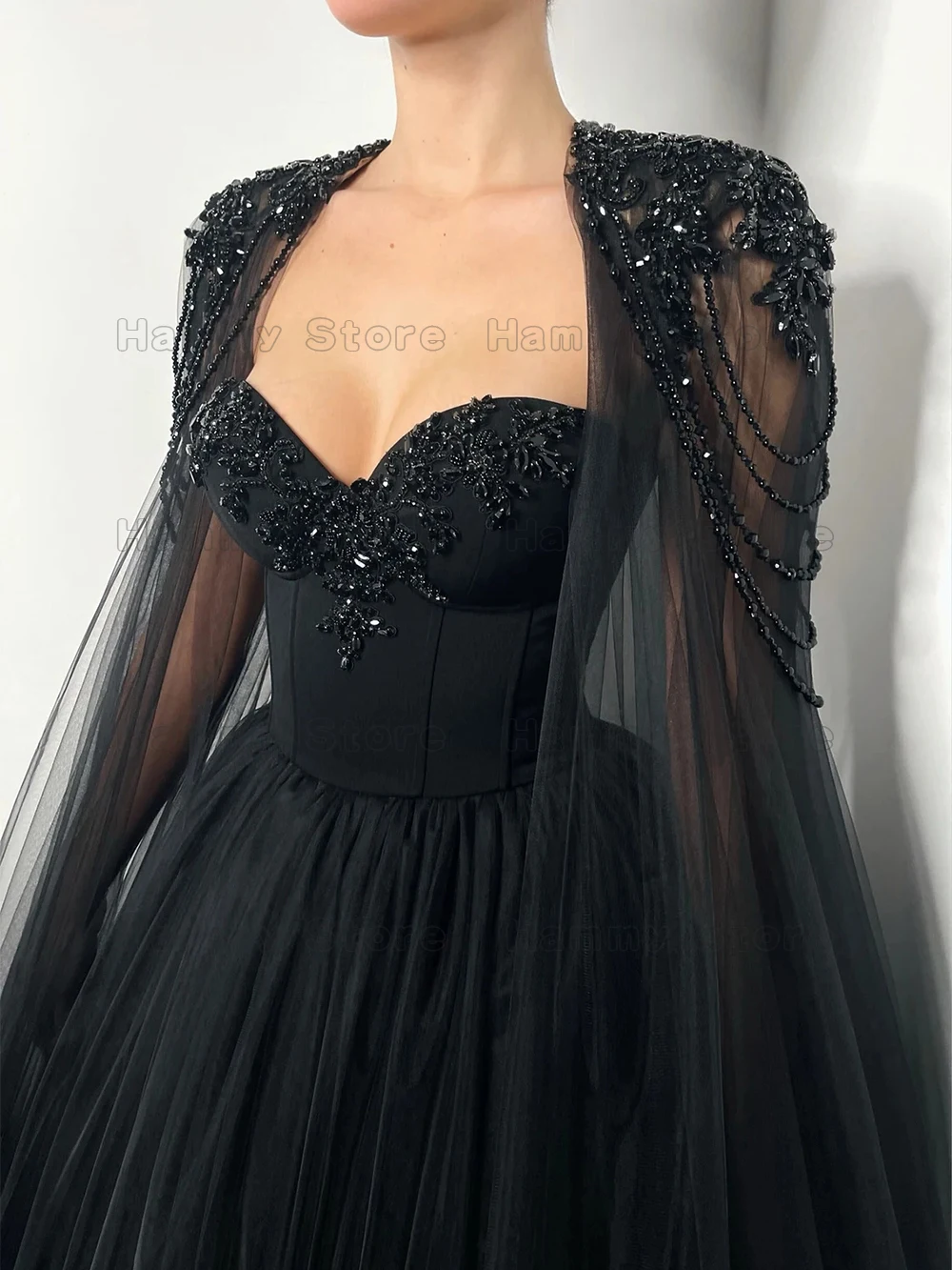 High Quality Gothic Wedding Dress with Beading Detachable Cape Sweetheart Sleeveless Pearls Sweep Train Tulle Black Bridal Gown