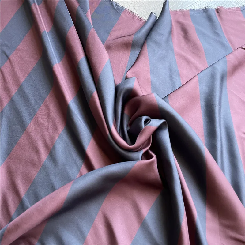 

1 метр 100% шелковой ткани из тутового шелкопряда 19 момме, твил, с принтом в кофейно-красную полоску, ширина 135 см (53 дюйма), продается на метры, JJ376