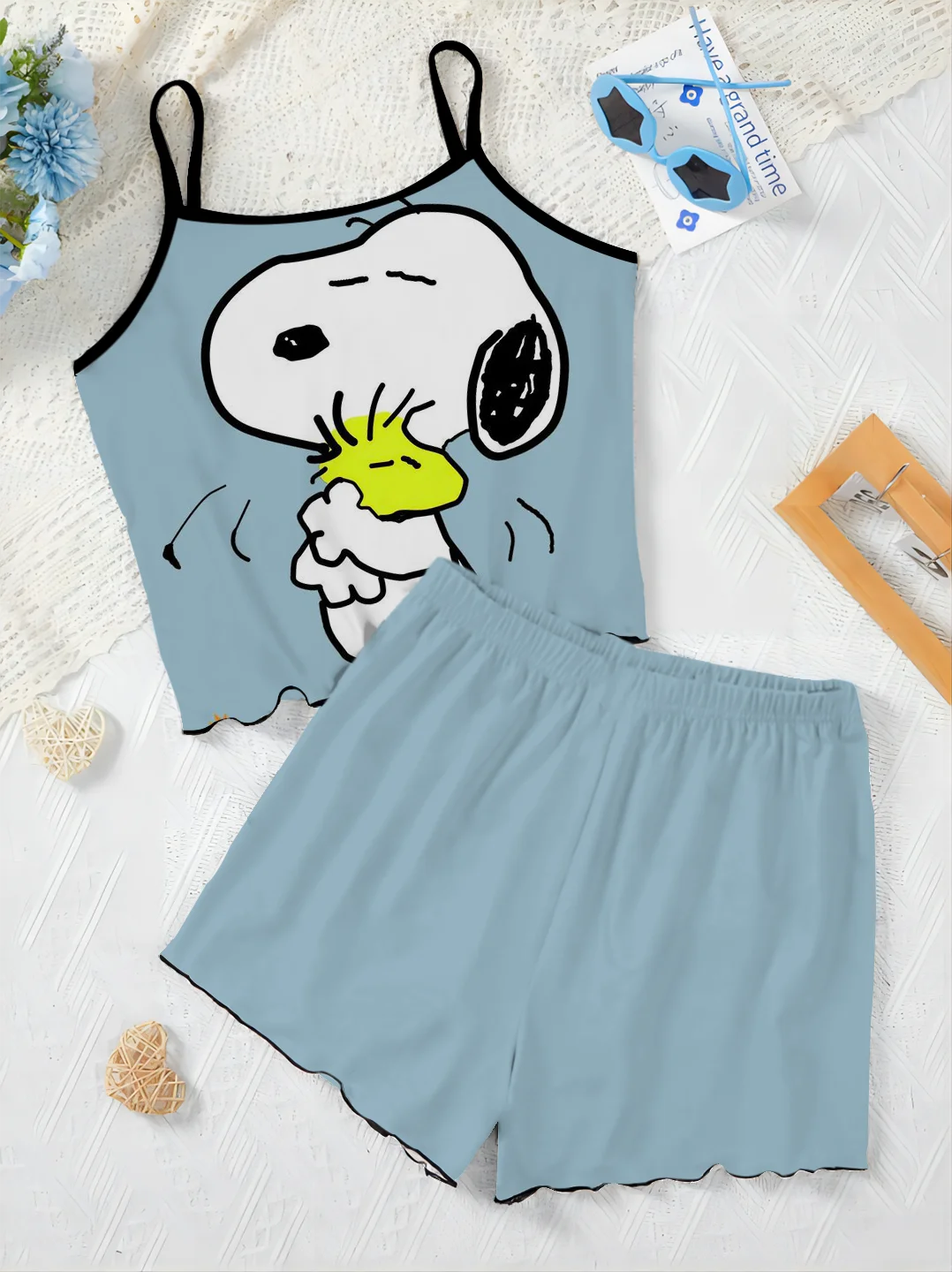 Conjunto elegante de duas peças para mulheres, vestido de deslizamento, camiseta, saia de pijama, Snoopy Top, guarnição de alface, calça curta e chique