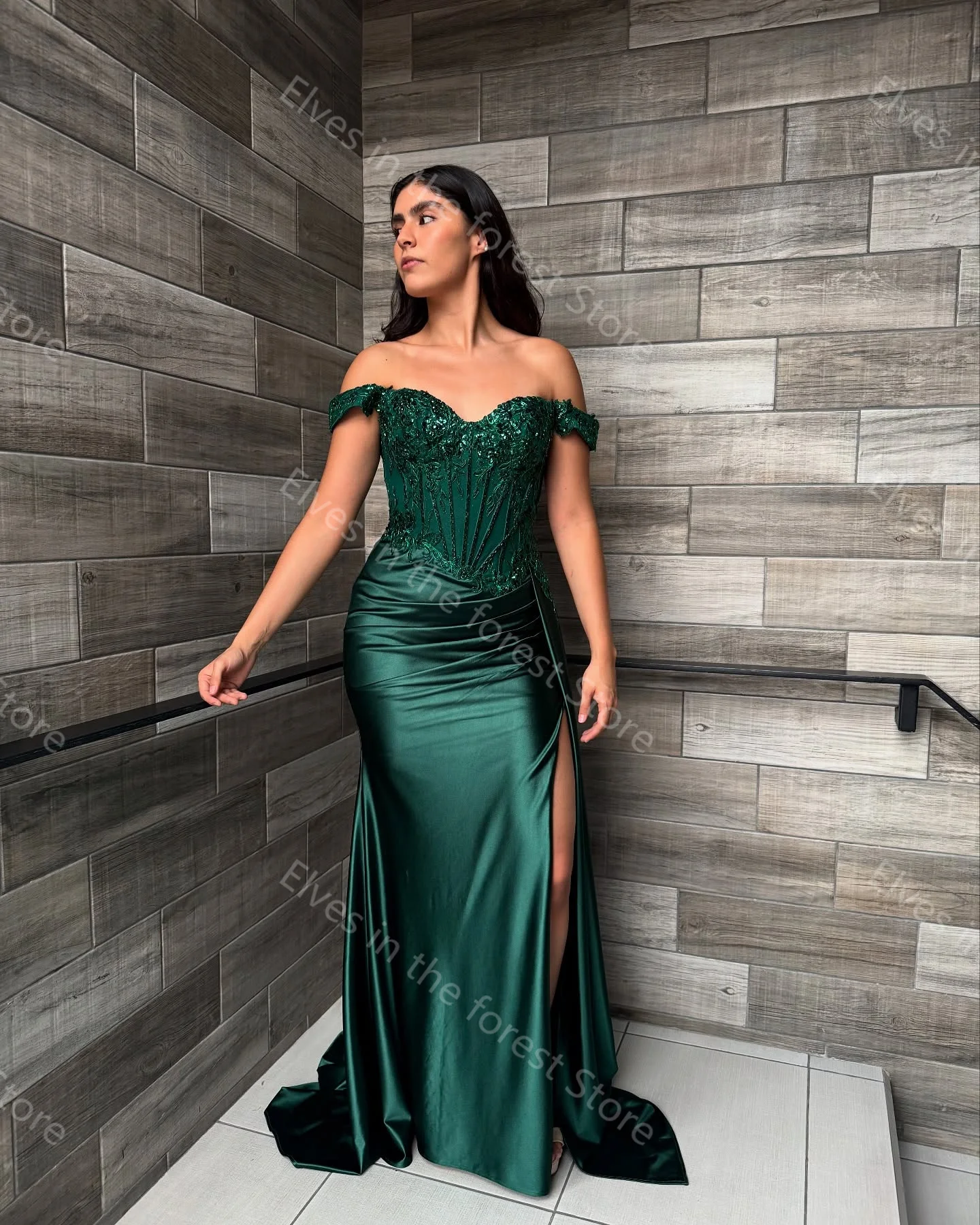 Stunning Party Dresses for a Curvy Figure: The Ultimate Guide to Flattering  Evening Wear for a Full Tummy
