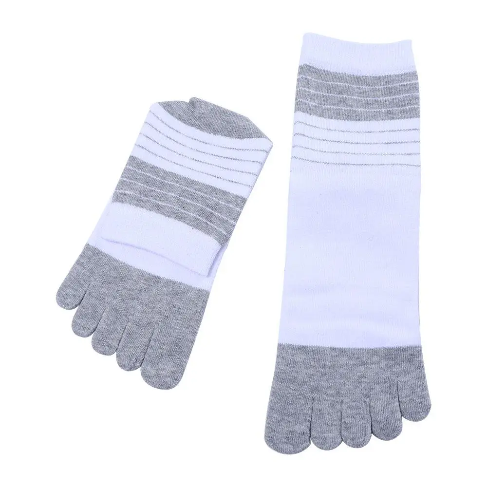 デオドラント効果のある、快適でシンプル、通気性のあるコットン製ミドル丈ストライプ柄のつま先付きソックス、メンズ用五本指ソックス