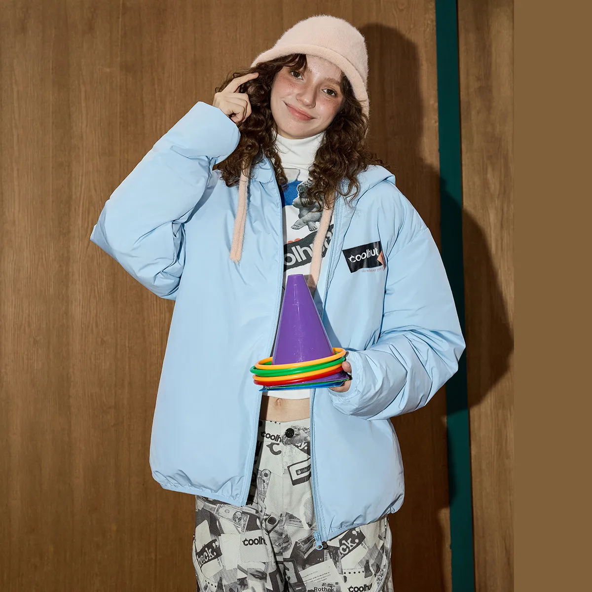 Coolhut 2025 الحد الأدنى مقنعين سترة منتفخة الشتاء 90% أسفل ملء معطف اليومي جميع الأغراض ملابس مريحة سحابة مثل الدفء