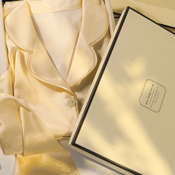Fenton Women's Silk Pajamas Set with Chest Pads, Ice Silk Loungewear for Spring and Autumn, Perfect Summer Gift Box