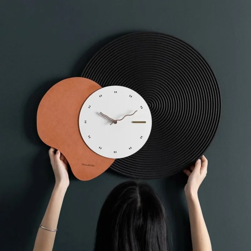 Luxury Living Room Wall Clocks Creative Modern Simple Walnut Wood Pointer Nordic Interior Room Decoration Valentines Day Gift