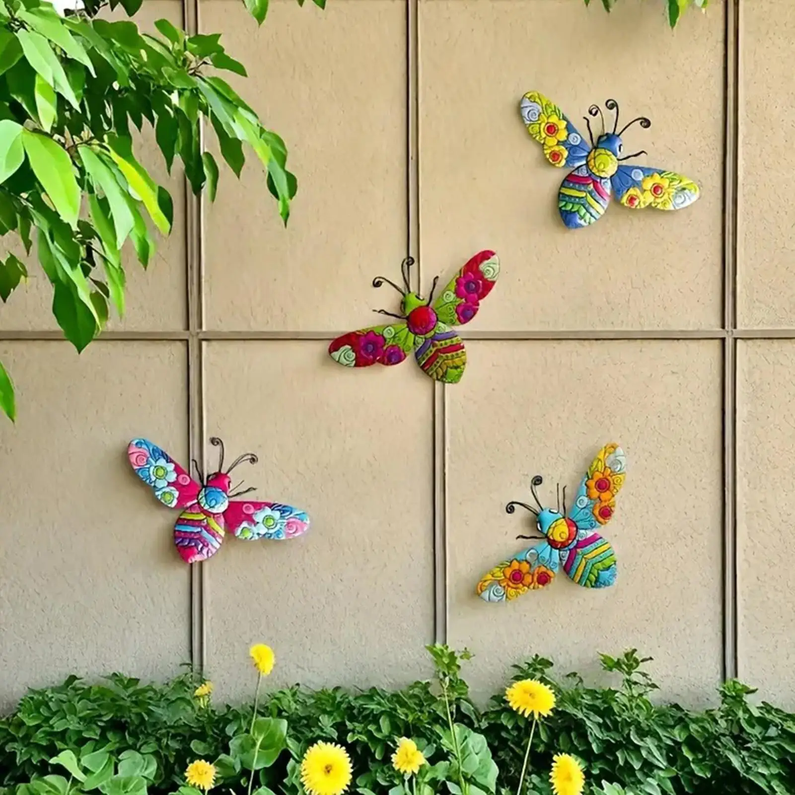 Bee Outdoor Decor 3D Metal Rustic Decorative Figurines 4-Piece Outdoor Iron Fence Garden Decor For Indoor Garden Yard Pathway