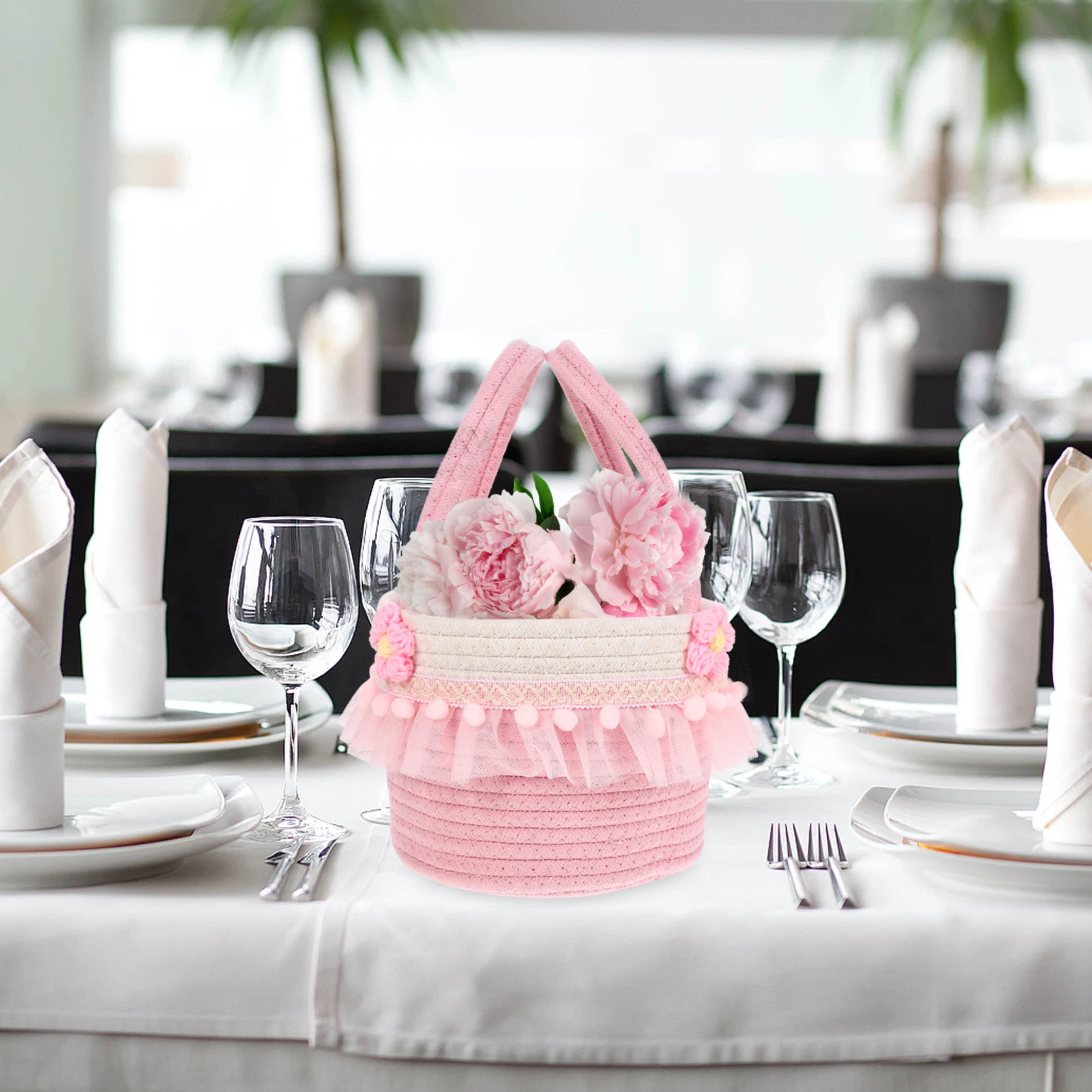 

Cute Pink Princess Style Woven Storage Baskets Portable Flower Basket for Wedding Party Decor Photoshoot Girls H