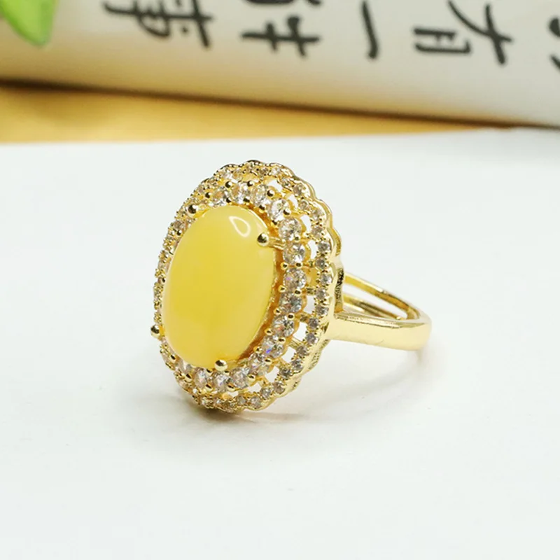 

Кольцо из натурального янтаря с пчелиным воском, женское ювелирное украшение