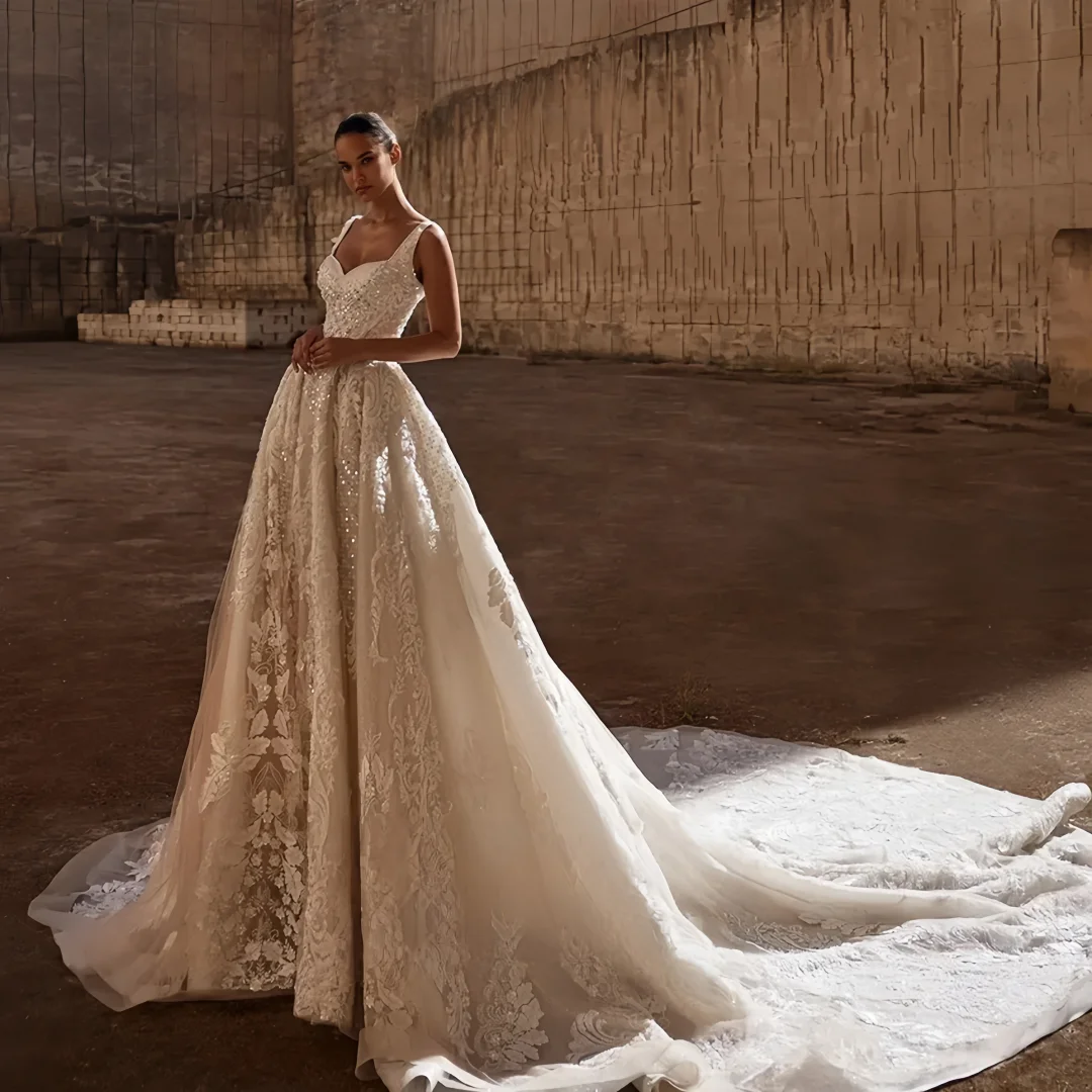 Customized Long Court Train Line Sleeveless Wedding Dress Fashion Lace Appliques Pearls Beaded Wedding Gown Vestidos De Novia