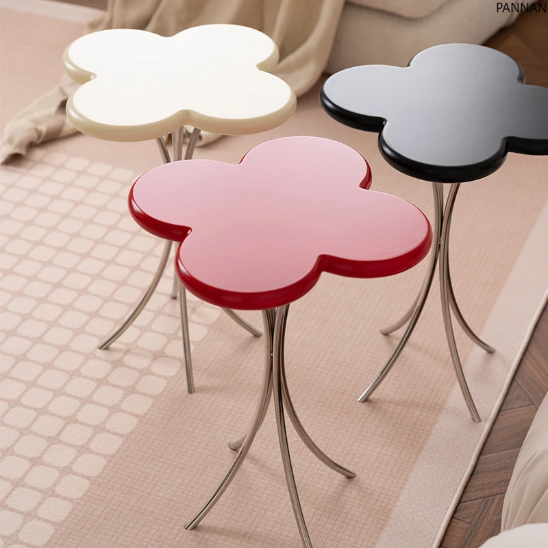 

Four-leaf clover Nordic style cream small coffee table ins wind petal sofa side table
