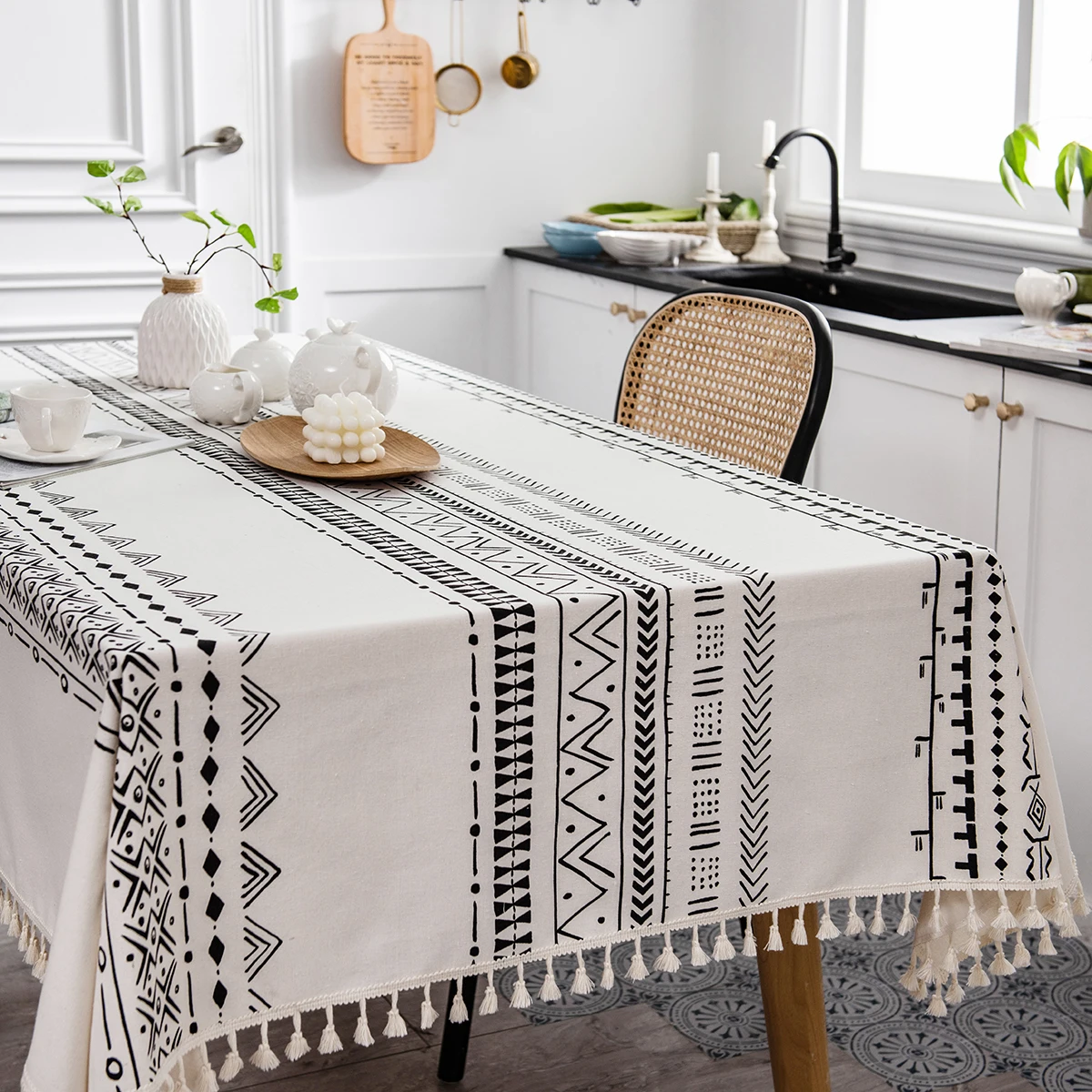 Tovaglia stampata in poliestere 1PC, stile Boho, tovaglia decorativa con nappe Beige stampata geometrica, per il tavolo da pranzo Squard