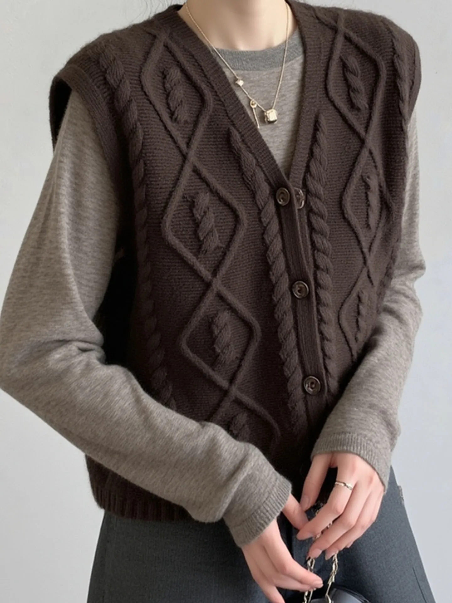 

Faionable V-Ne Svel Knitted Vest Women's Sle Layering Clothing Single Button Design Simple And Versatile for Autu...