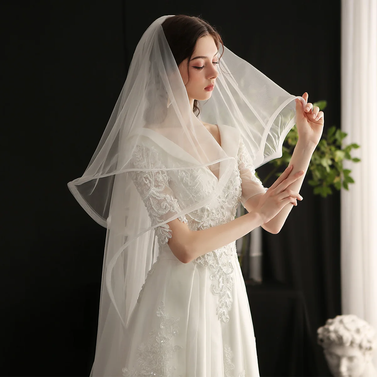 Voiles de mariage simples à bord de ruban pour les mariées, long voile à deux niveaux pour femmes avec peigne, tulle doux, 2023