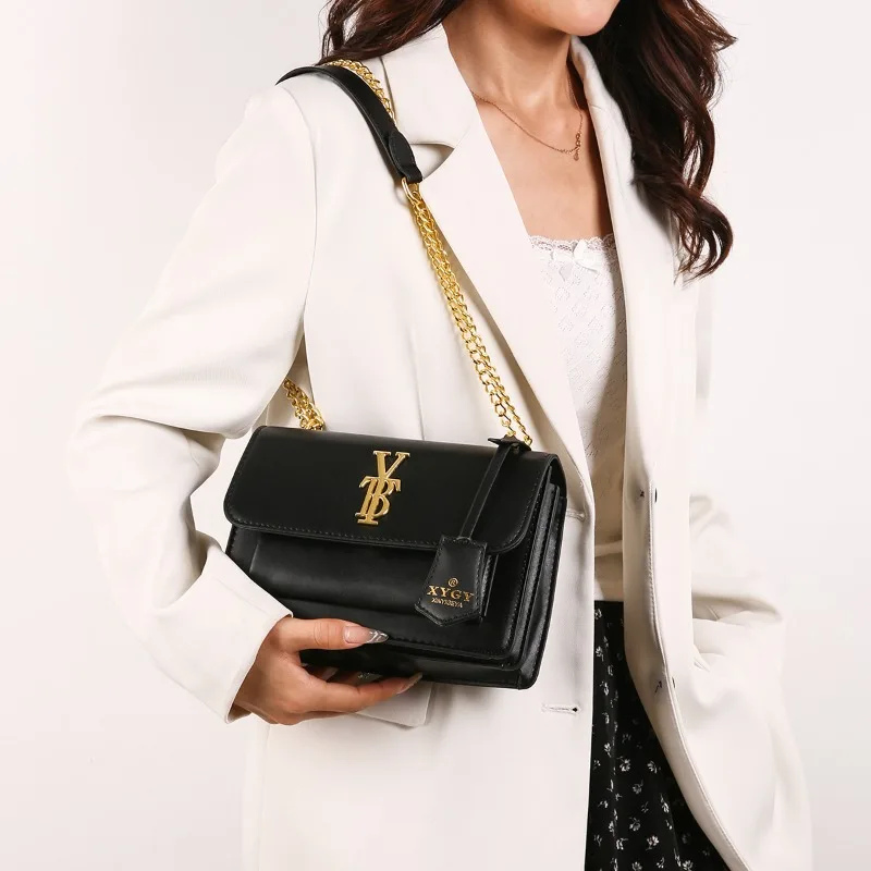 

Stylish Business Casual Crossbody Handbag for Women with Unique Design Solid Color Fashionable Leisure Bag