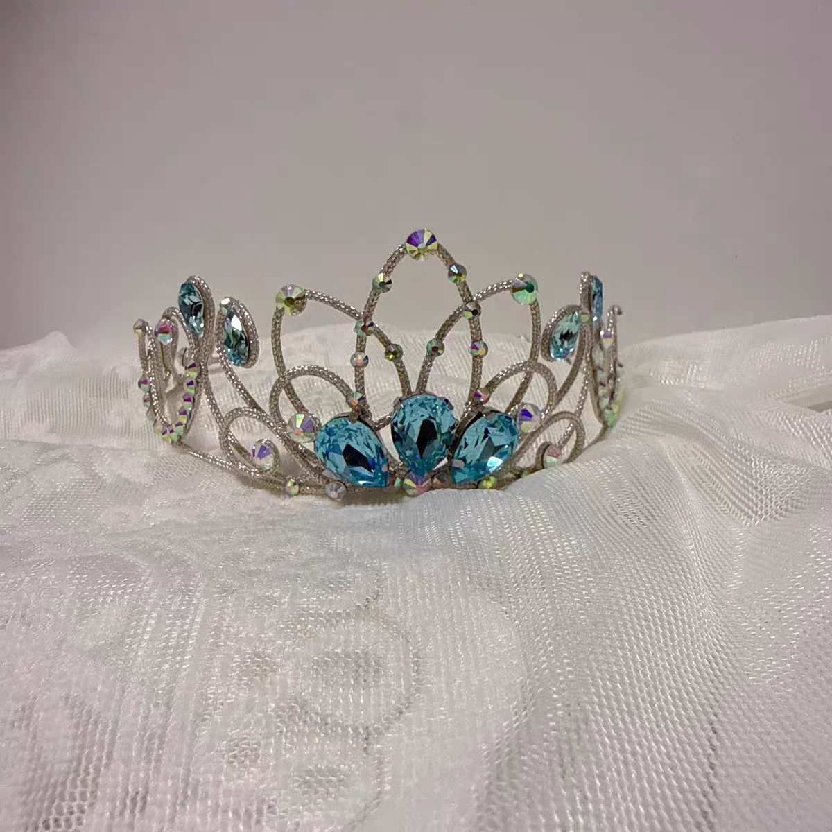 

Балетный головной убор, синяя веревка, корона синей птицы, волшебный талисман, универсальная корона, конфеты, фея, танцы, дева, супер вспышка