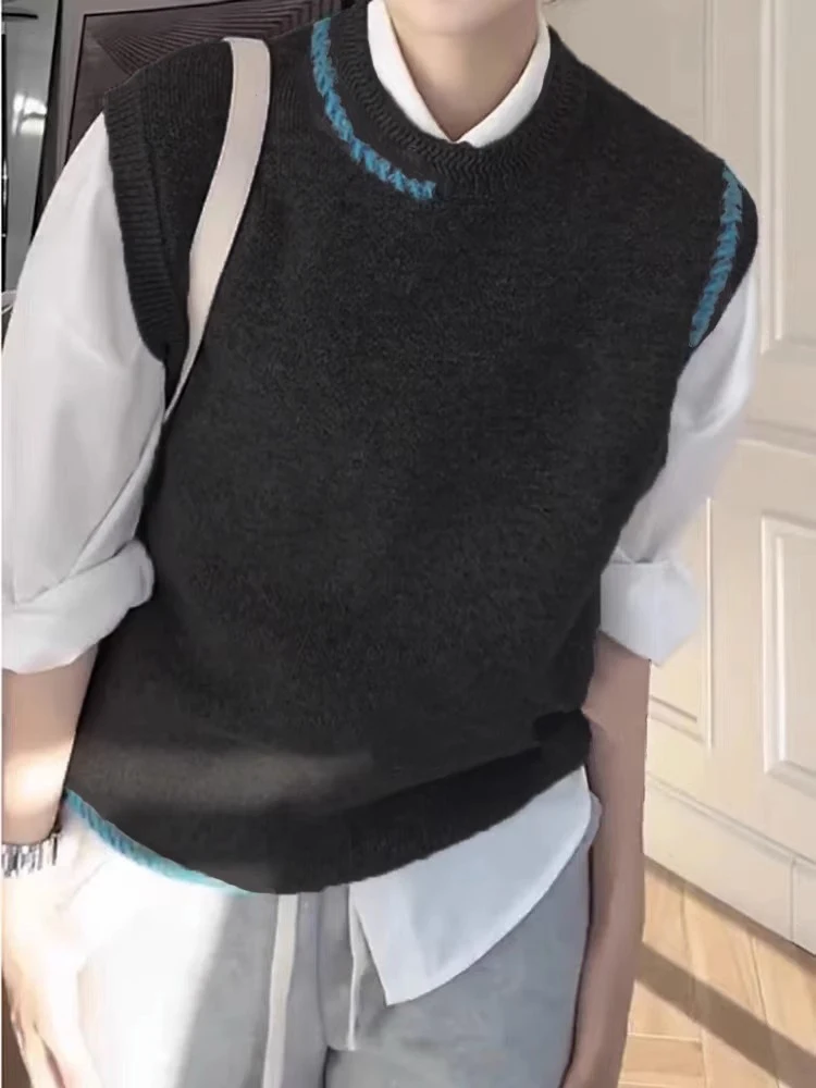 Early Autumn Design Sensation Small Audience Black Layered Shoulder Knitted Sweater Vest Women's Korean Version Embroidered Top