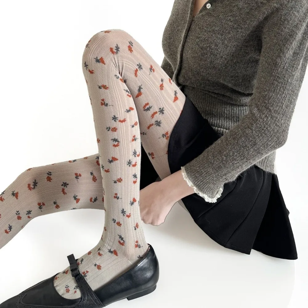 Fashionable Jacquard Knitted Stockings Breathable Skinny Fit Foral Tights Soft Comfortable Vertical Stripe Pantyhose Daily Wear