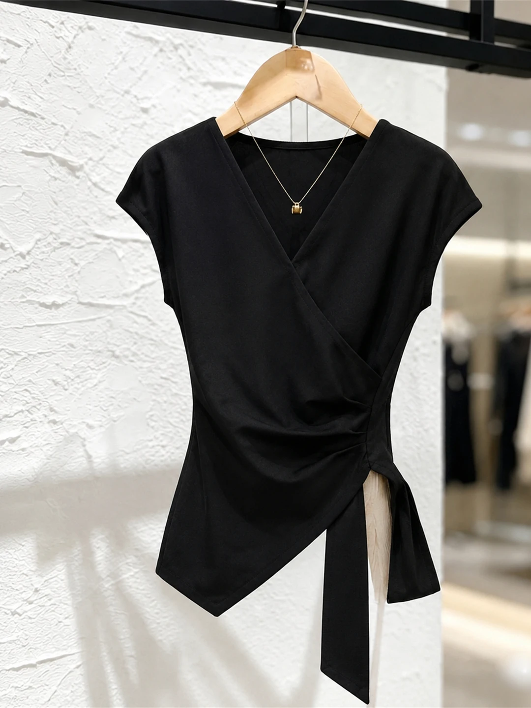 

Commute Style V-Neck Short Sleeve Slim Fit Pure Color T-Shirt Fashionable Waist-Cinching Top Korean Version Poet Shirt