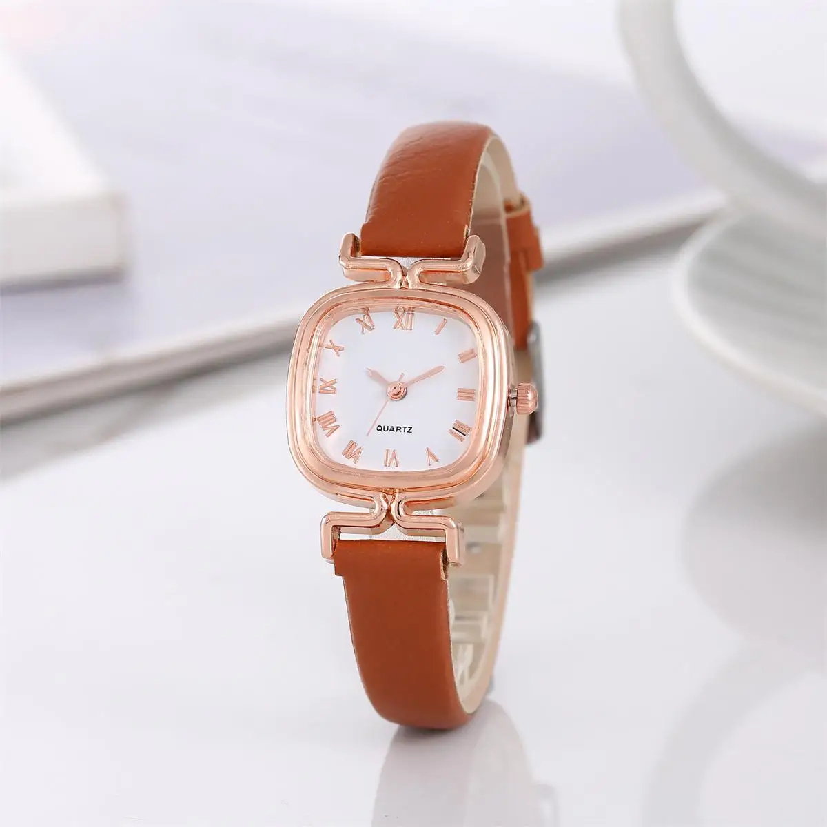 

2024 new women's wristwatch small square watch foreign trade explosion Korean version of the student quartz watch