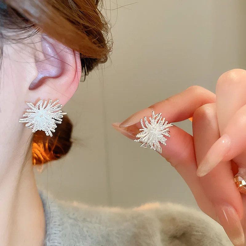18k Gold Plated Flower Stud Earrings for Women Dedicate Silvery Zircon Earring High-end Copper Nail Earring Party Jewelry W1