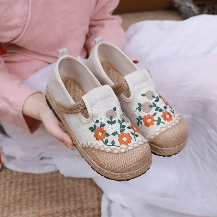 

Old Beijing Cloth Shoes 2024 Women's New Fisherman Flat Embroidered Big Head Shoes