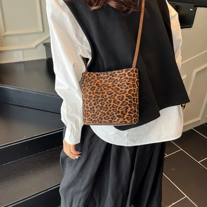 Retro Suede Hasp Sweet Shoulder Bags Sewing Thread Concise Women's Handbags 2025 High Quality Versatile Small Square Bag