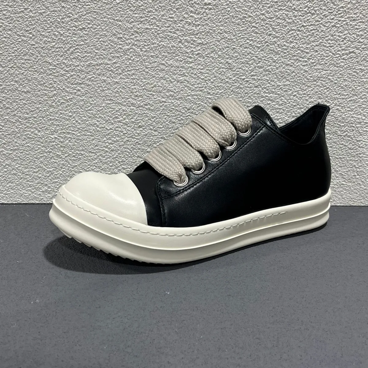 

Ro Black Leather Sneaker Men Shoes Genuine Leather Jumbo Shoelace Women's Sneakers Fashion Black Solid Lace-up Men Casual Shoes