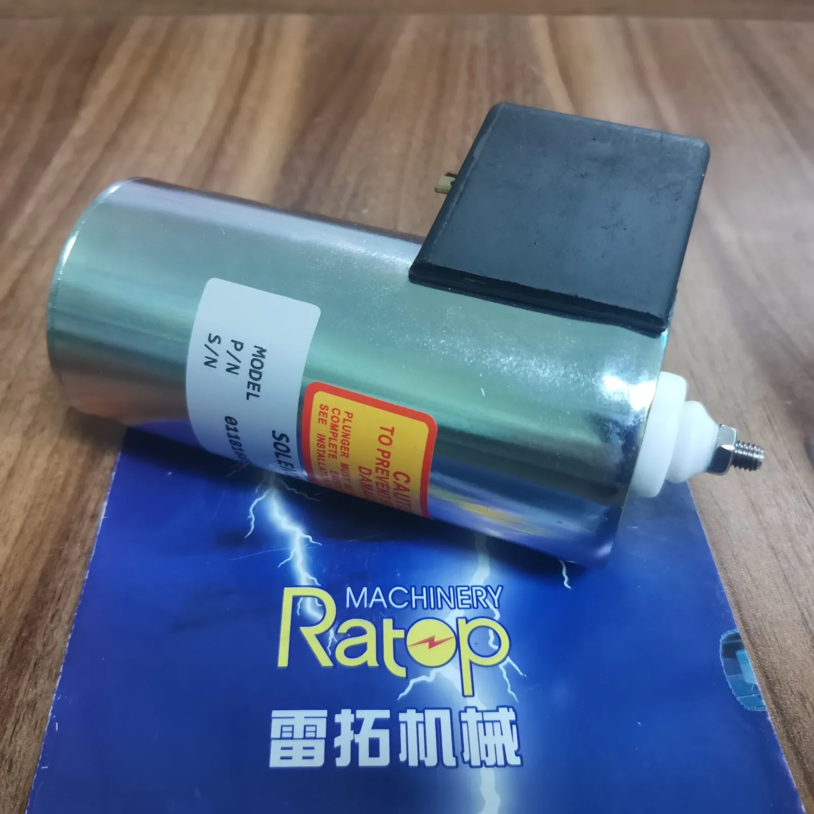 

excavator parts F3L912 F4L913 BF6L913 stop solenoid 24V 01181665/01180814