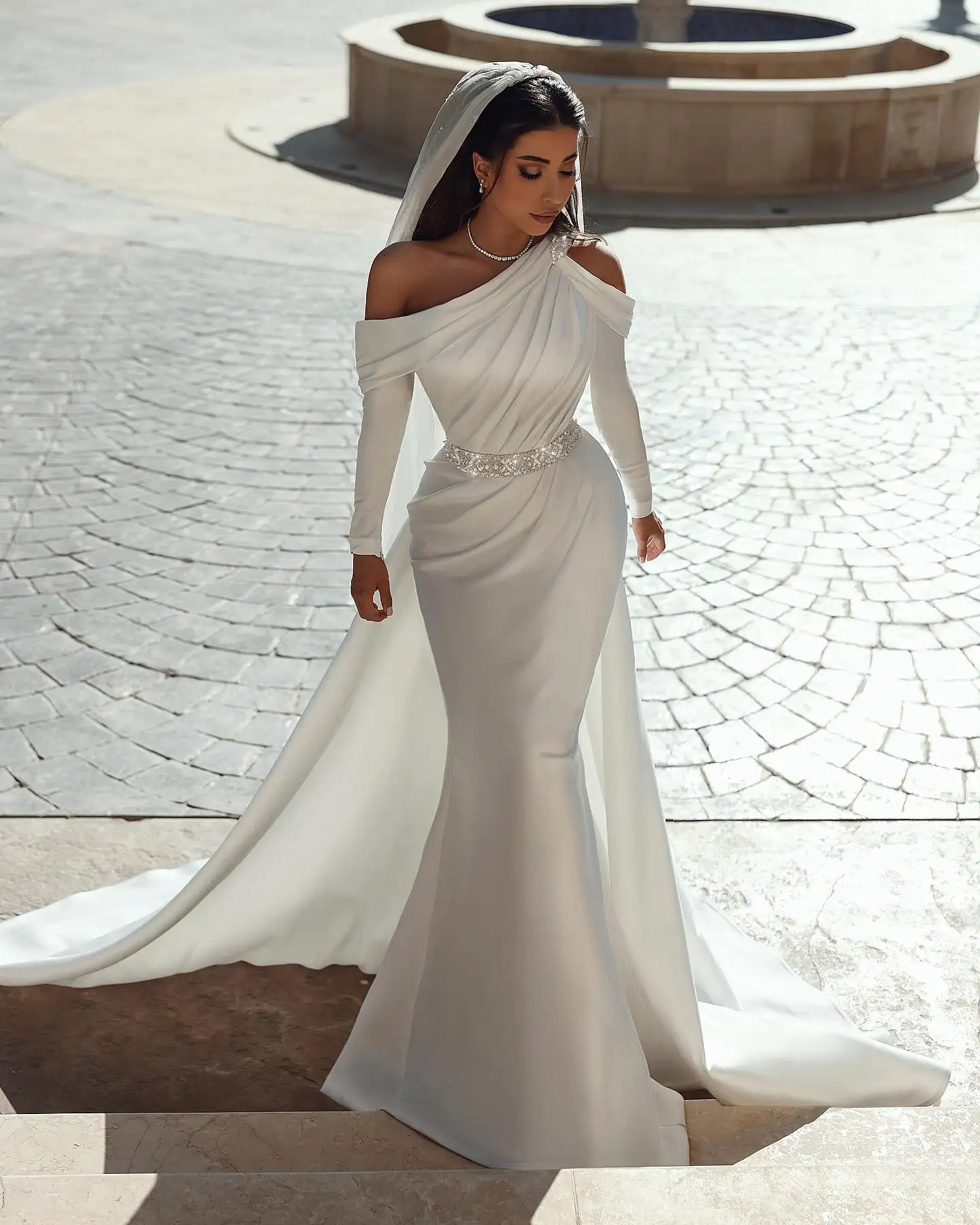 

2025 Mermaid Wedding Dress Long Sleeves With Detachable Train Pleated One Shoulder Satin Bride Bridal Gowns Vestido De Noiva