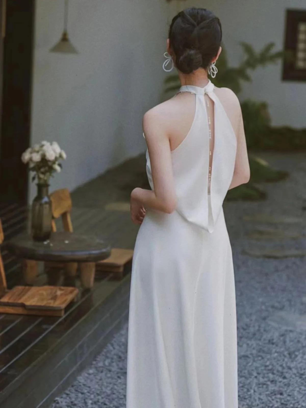 

Simple Hanging Ne Wedding Dr White Fi Tail Dragging Korean Sle Welcome out Door ark Skin Slimming Travel Photoaphy