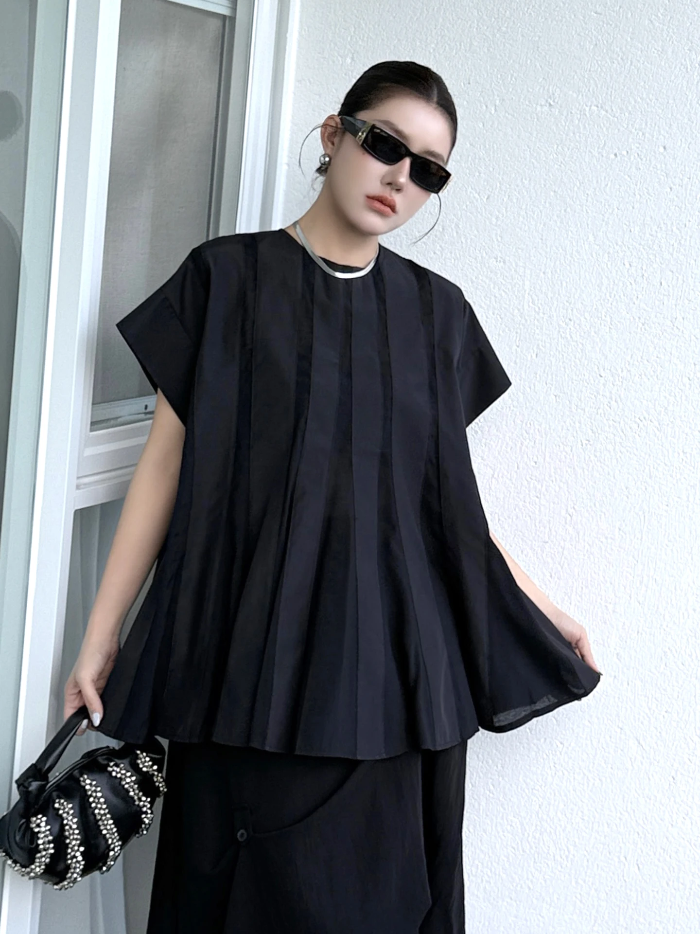 

Spring Summer 2026 Minimalist Style Women's Loose Fit Short Sleeve Shirt Individual Patchwork Slimming Versatile Top